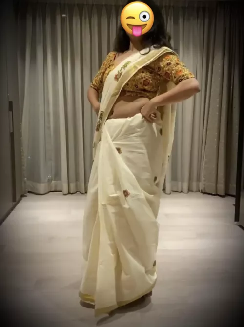 Since itβs festive season and I have got a lot of request to sow myself in traditional wear. What do you guys think ?