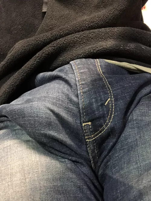 Since the last one got some upvotes here’s another jean bulge 😏