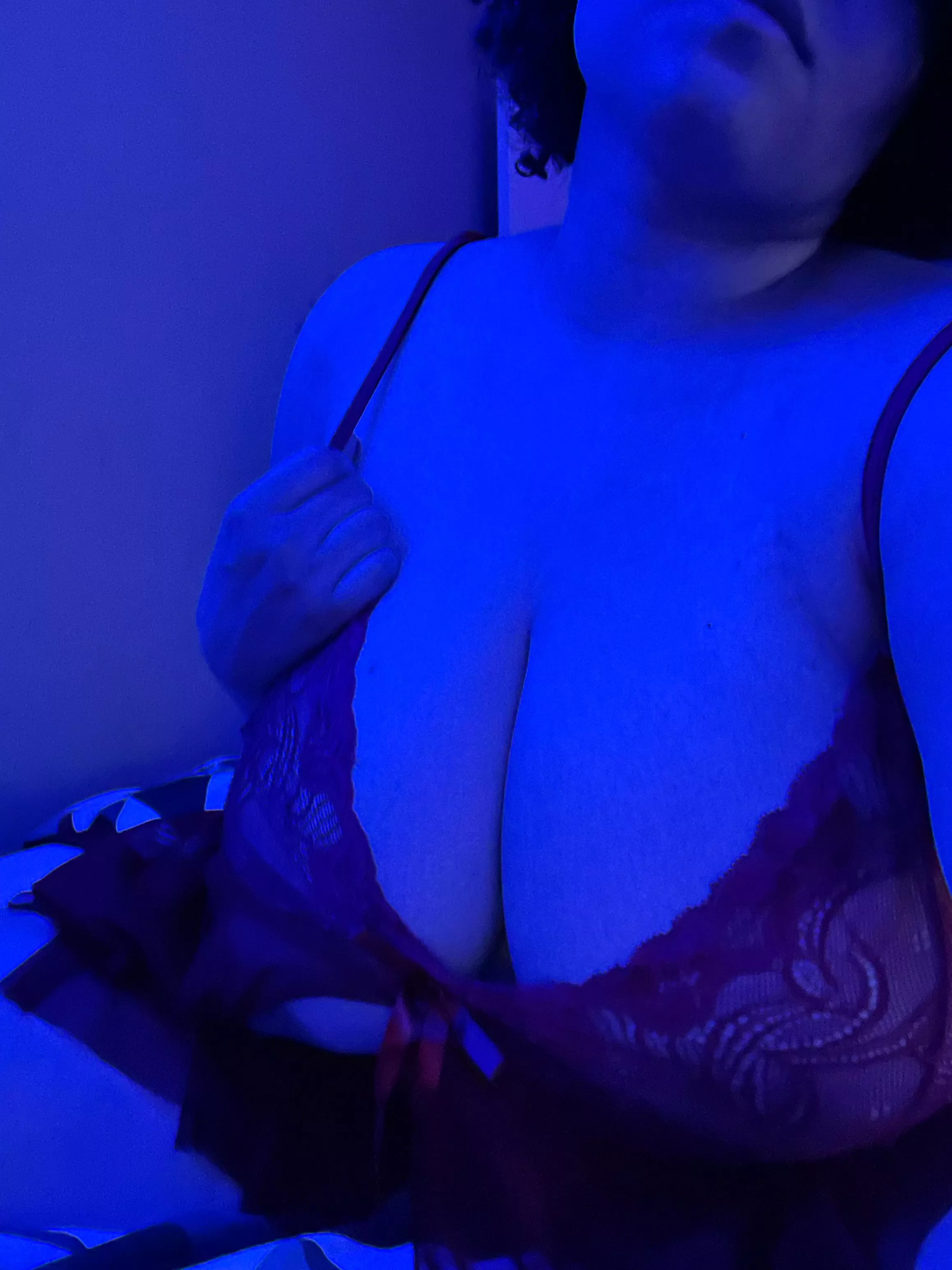 Single and horny now