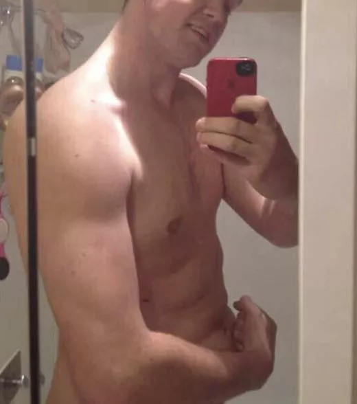 Six foot five, hung white daddy dom looking for asian sissy to own long term. Kik: never_where1000