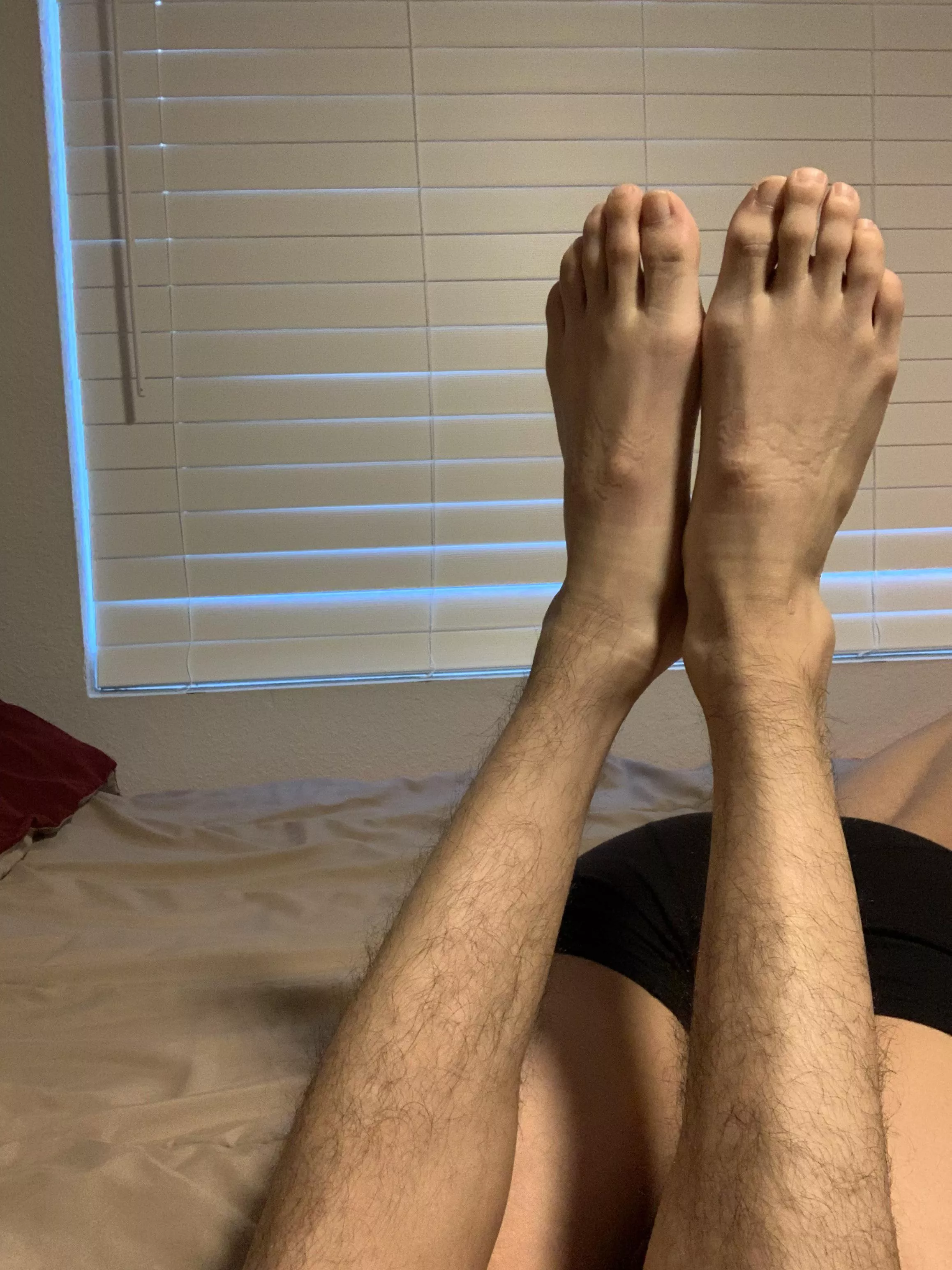 Size 6 1/2 dirty twink feet. Just got home and took off my socks