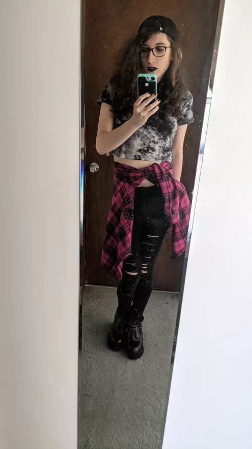 Skater punk girl vibes today 🖤✨