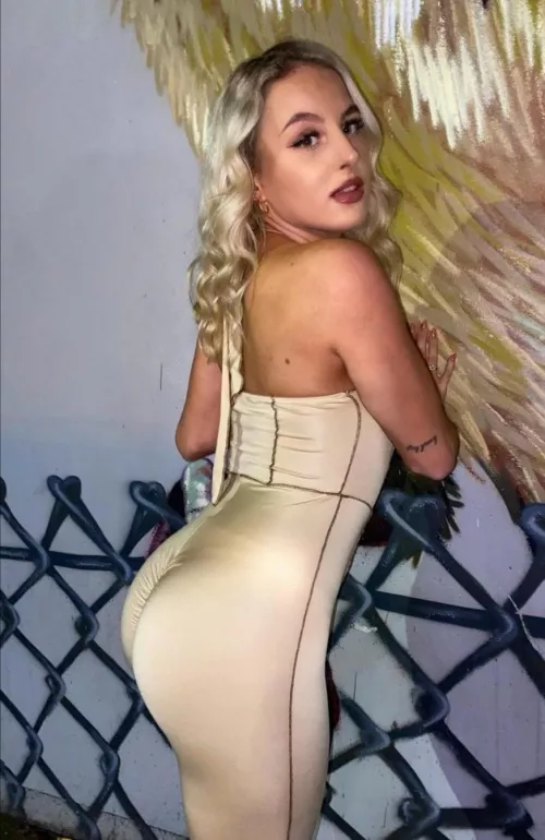 Skin tight Skin tight