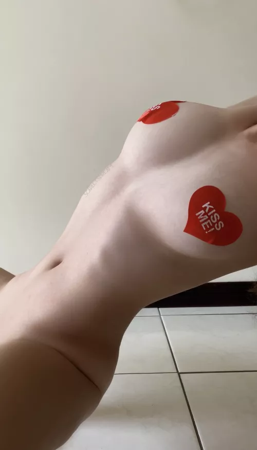 Skinny but I can fit a lot inside😏