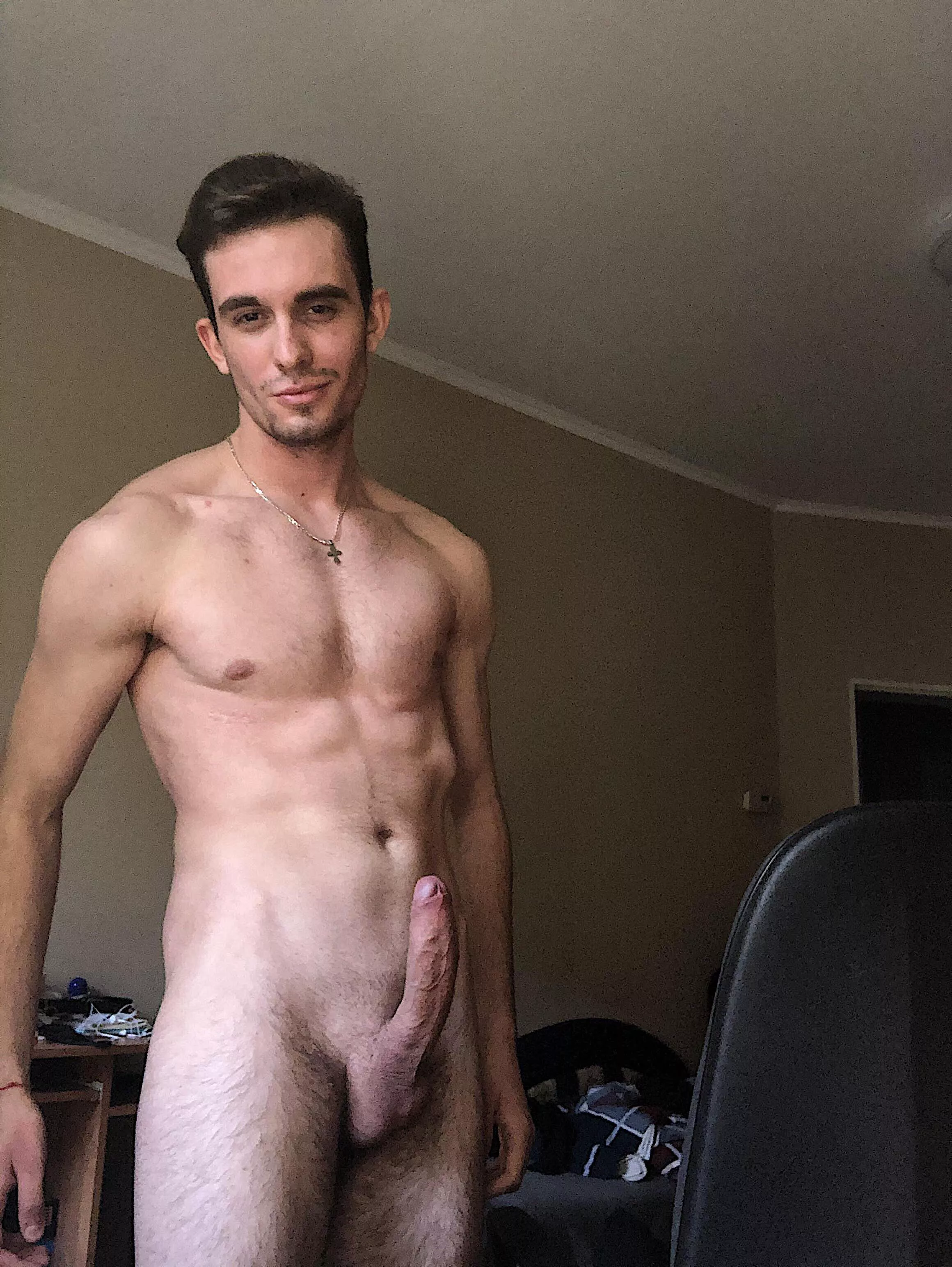 Skinny guys also want to be looked at… 😏