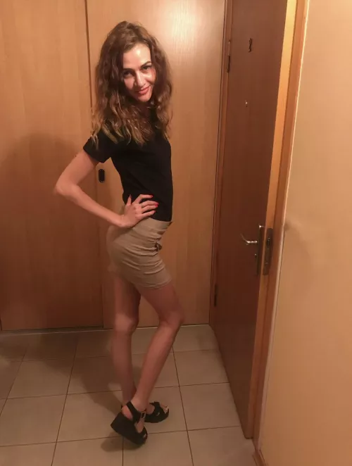 skinny legs 😊👅