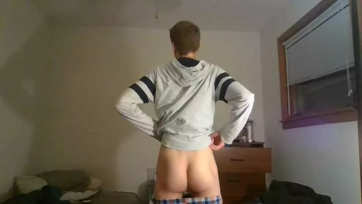 Slap that shit. Think I have a square butt though