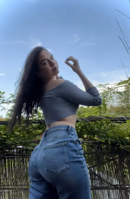Slap this ass Slap this ass