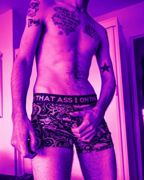 Slim, Toned, Tattooed, Kink & 420 friendly 🏳️🌈, 300+ posts 📸Send requests 🤗 Be sure to engage 👍 Cheap promos on my free just get in touch💯