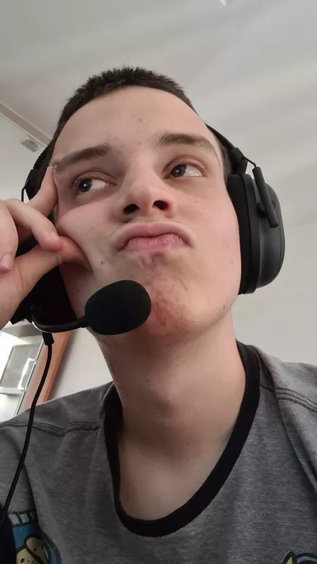 Slow day at work ๐ฅฑ Slow day at work ๐ฅฑ