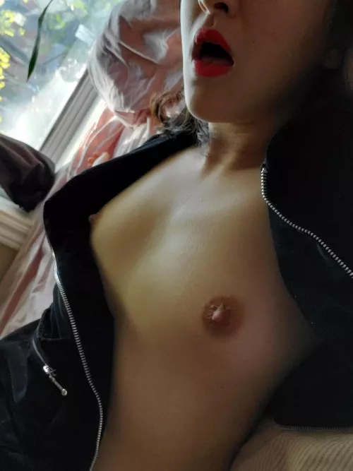 Small boobs also want to be play with ๐