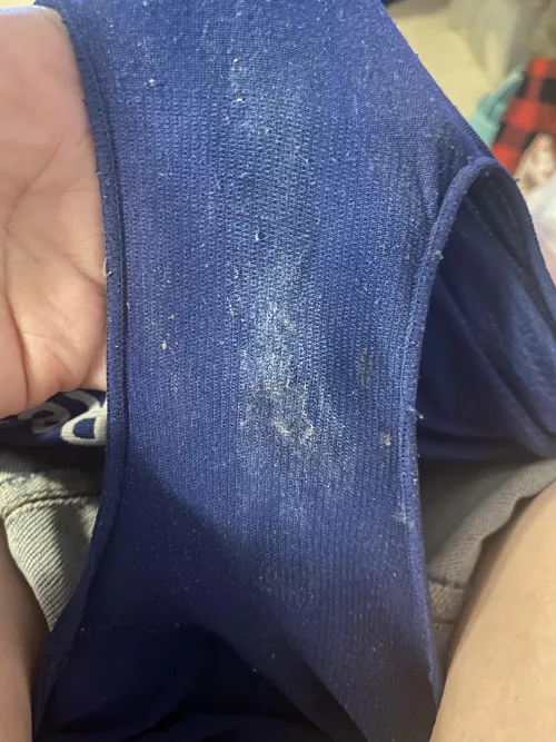 Small stain with a musky scent 🤤 Want to give them a wiff? 😘