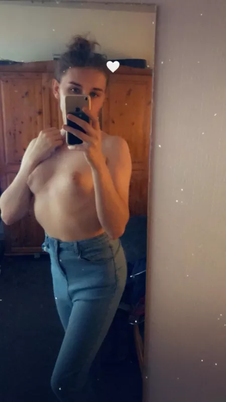 Small tits big nips 🤷🏼♀️