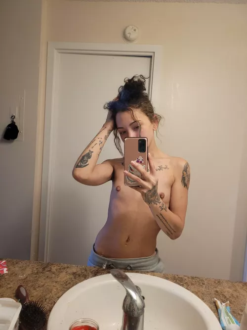 Small tits, small waste and a fat ass ;)