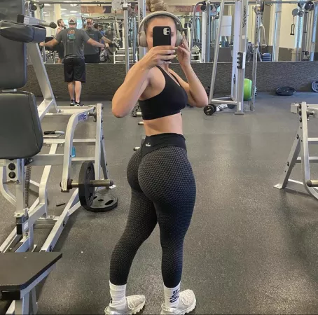 Smash or eat her out Smash or eat her out