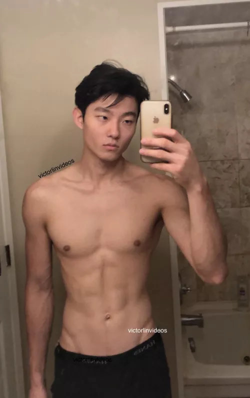 smash or pass this 6’2 korean guy?