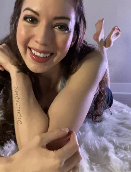 Smile back i(f) you dig 42-year-old gals