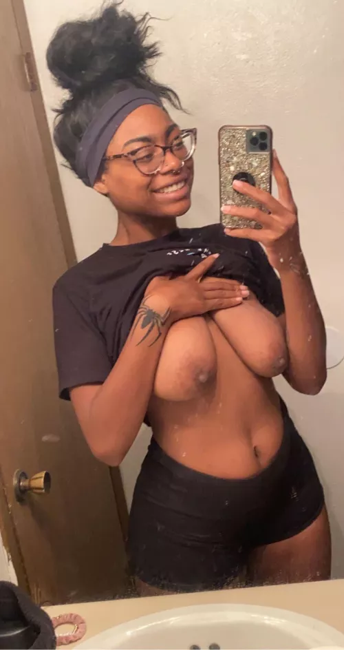 smiling but not happy you arent sucking my tiddys rn๐ฅบ