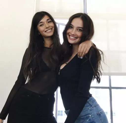Smiling cuties Smiling cuties