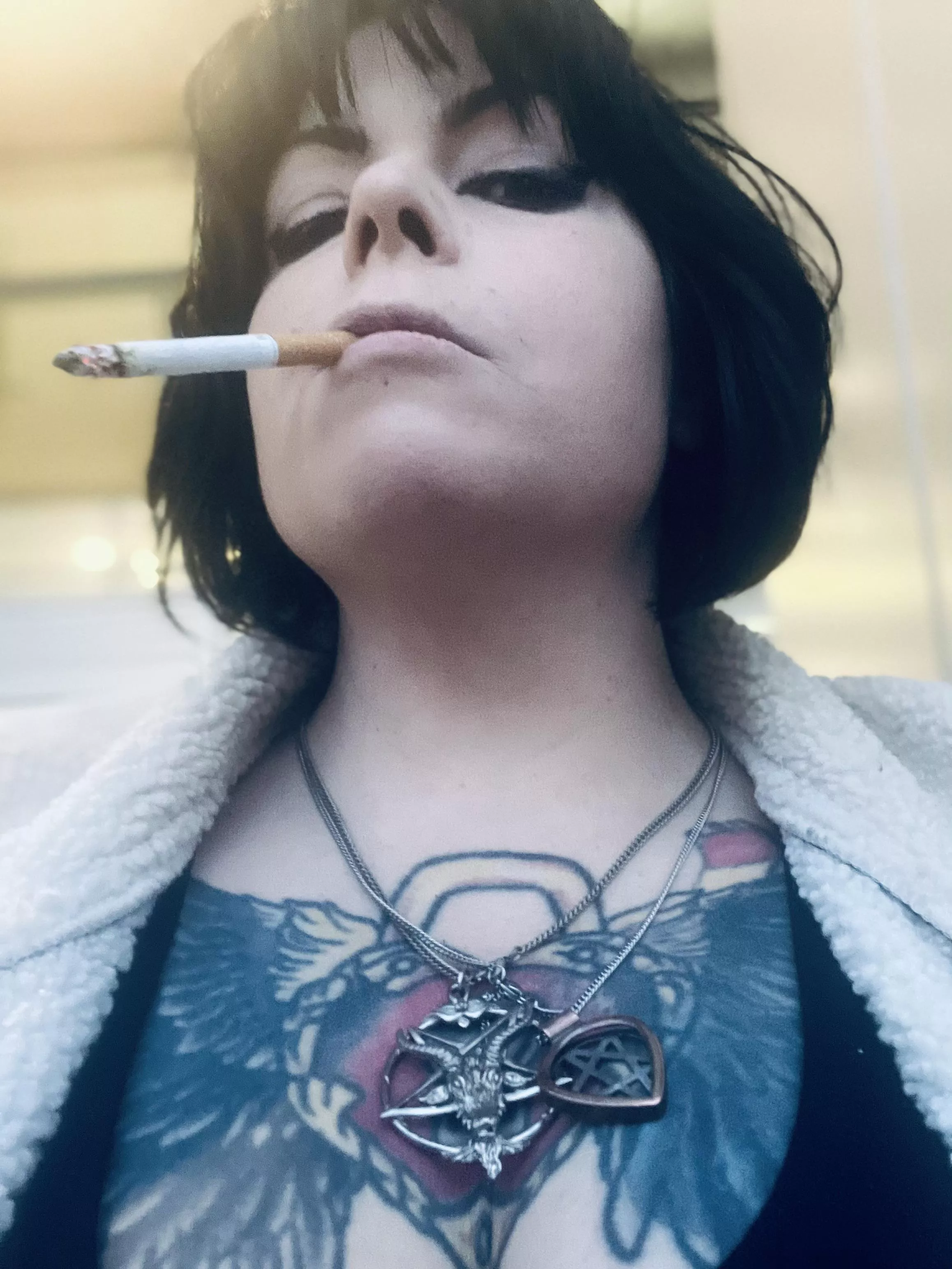 Smoke break selfie💋🚬