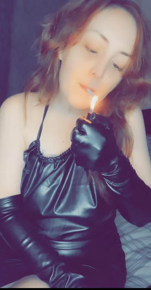 smoking in all leather⦠tell me how hot I am