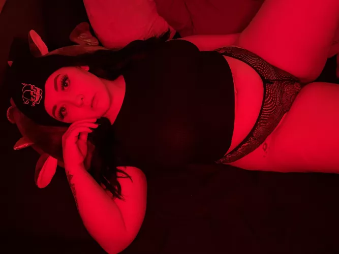 Smoking in pretty lights is my fav 🍓