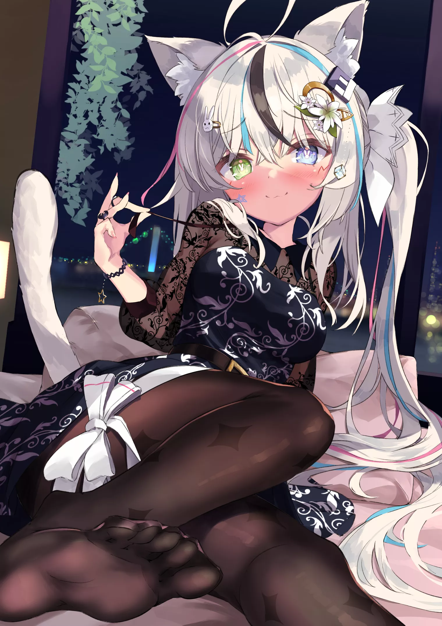 Smug kitty knows she's cute