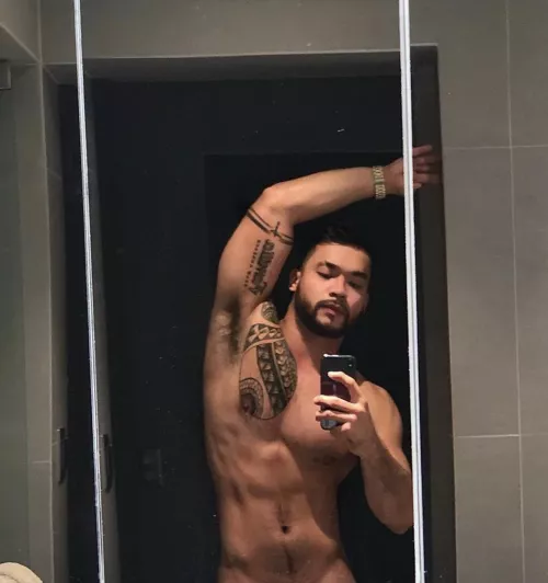 Sniff, kneel and worship!