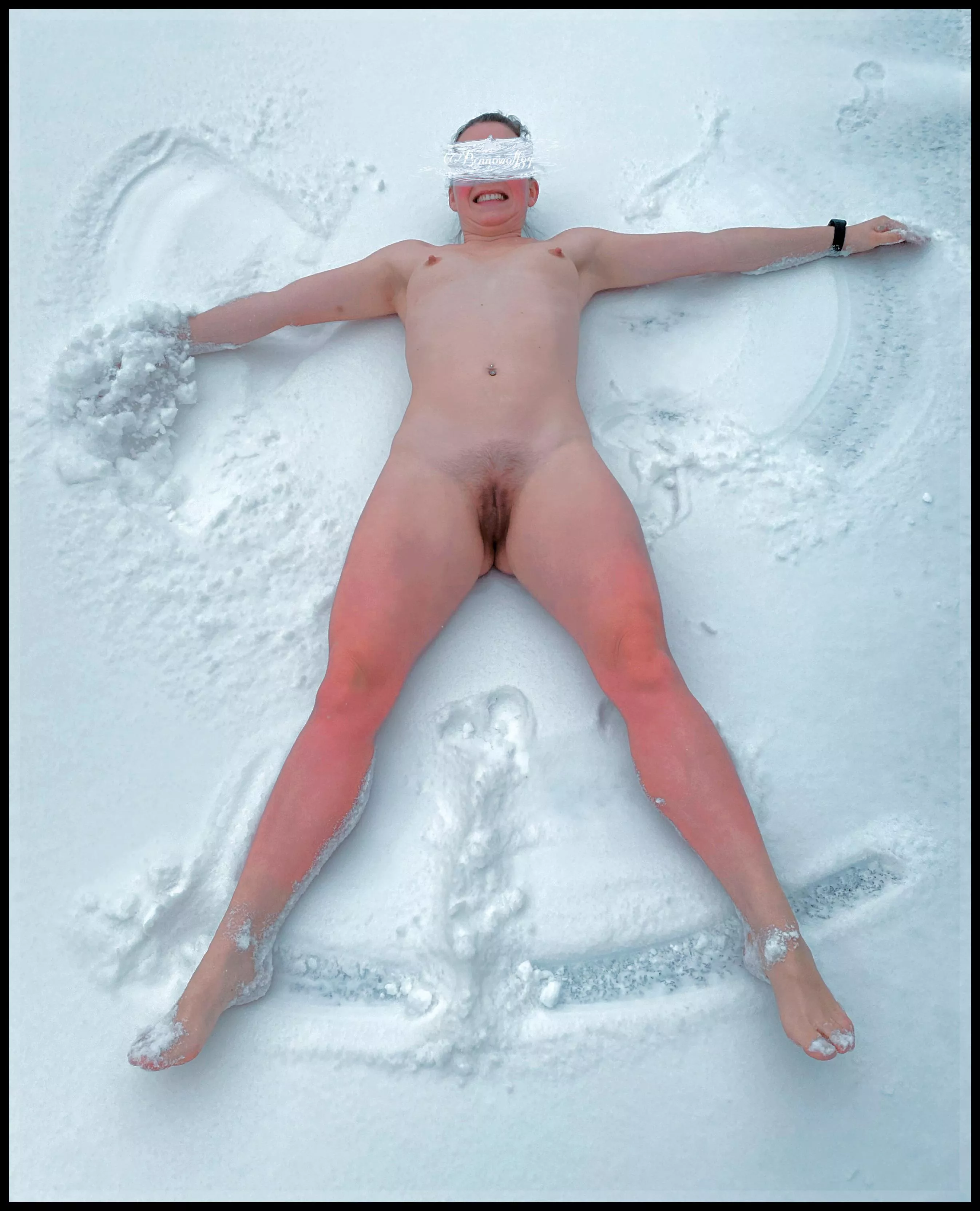 Snow Angels nude photos