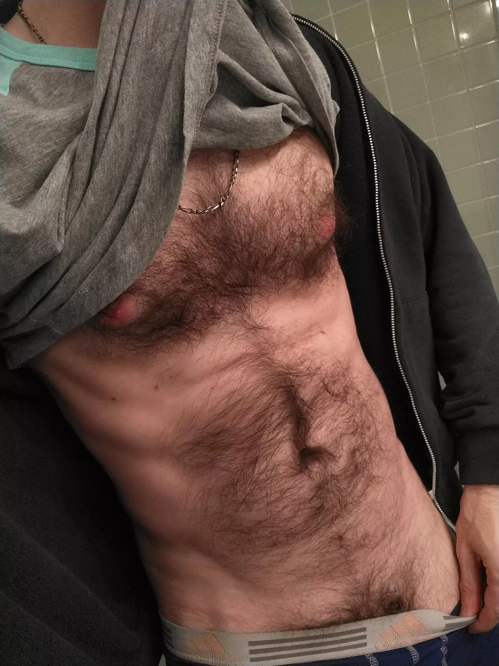 Snuck away to take a quick tease shot for you folks. How did I do? (40)