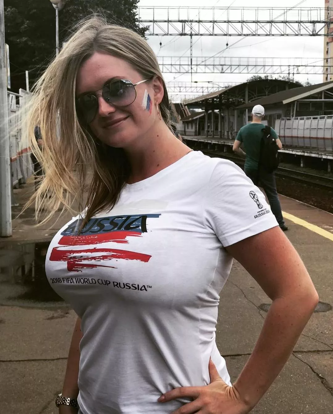 Busty tshirt