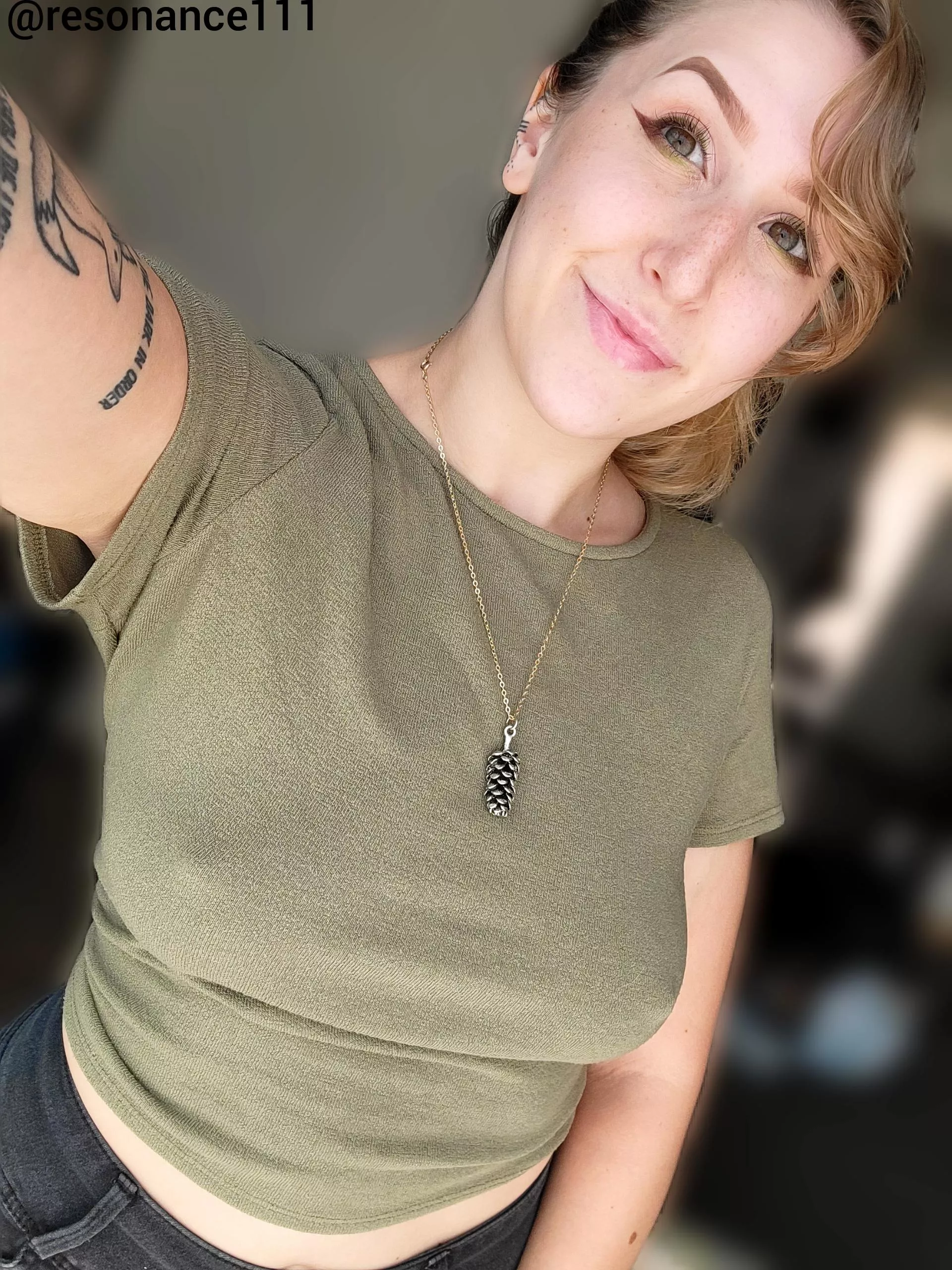 so happy it's nice out today ☺️🖤