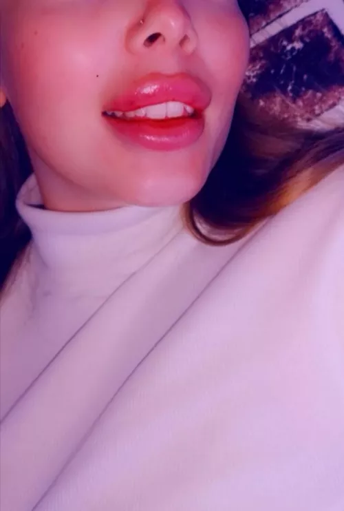 So happy with my pumped lips! Just got 1 ml today. That's a total of 4 ml now😍 let me know what you think 💕💕💕