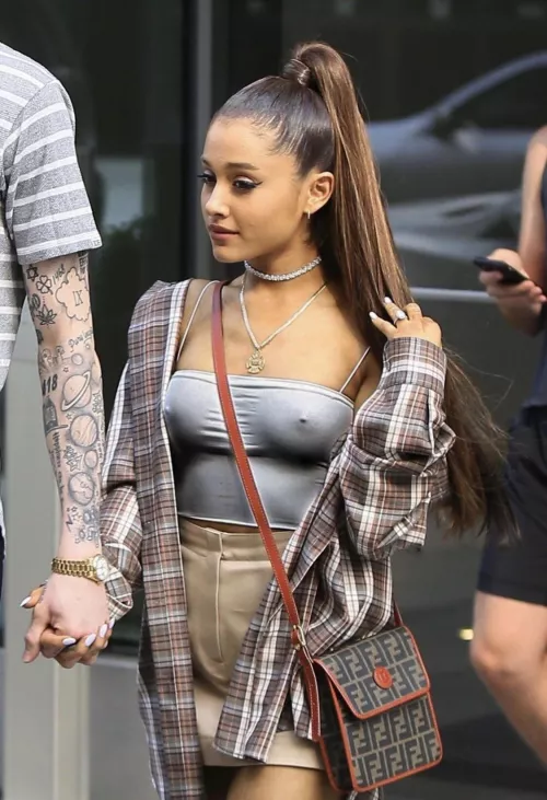 So hard for Ariana grande today So hard for Ariana grande today