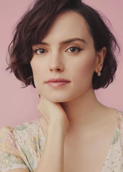 So horny for Daisy Ridley that I can’t sleep. Would love to goon for her