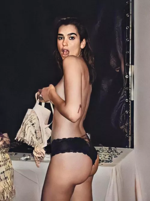 So horny for Dua Lipa, give me joi as her