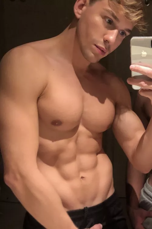 So it’s 2022👀 sending love guys🍫