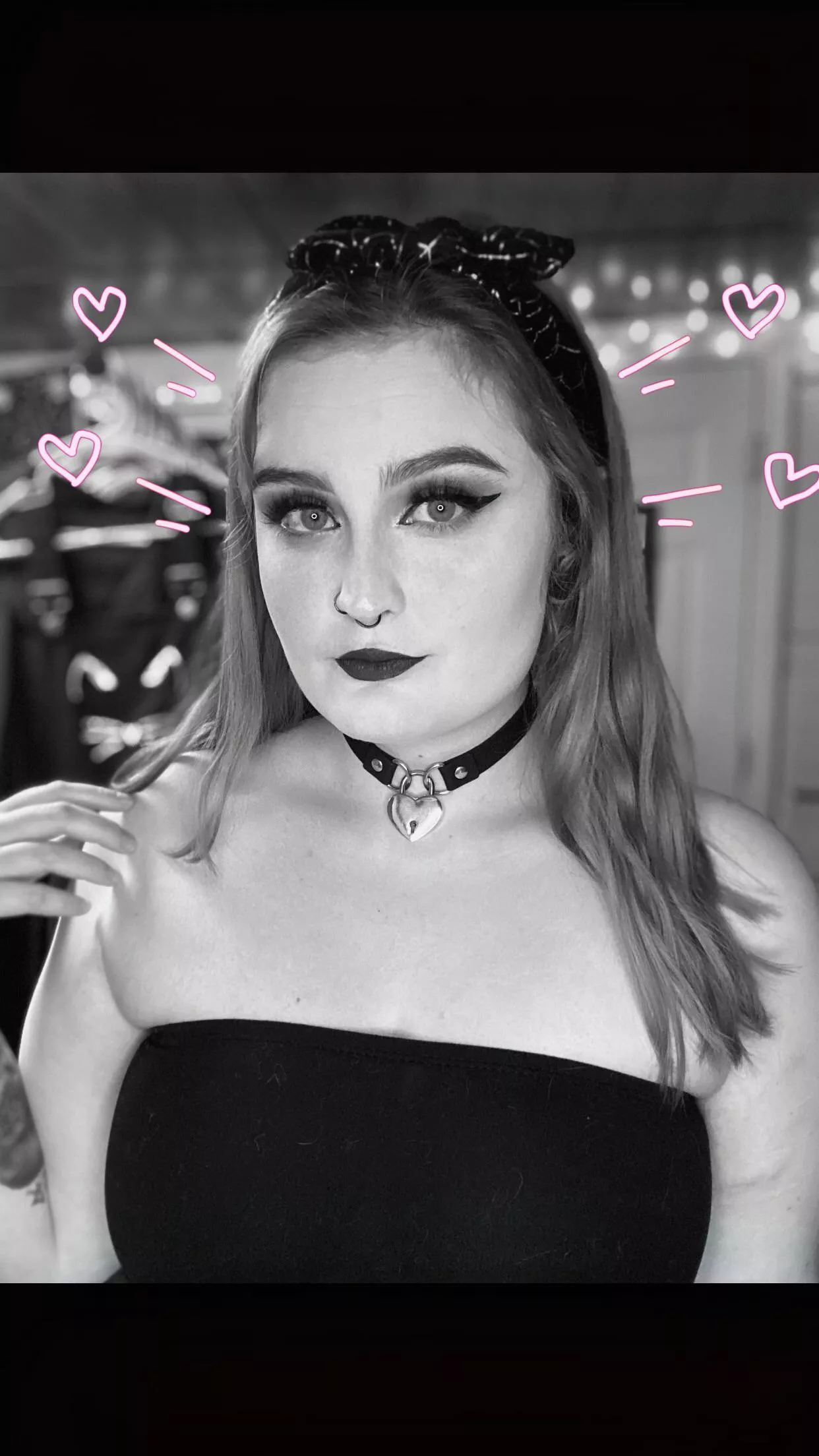 So proud of myself, this collar finally fits my neck perfectly 💓