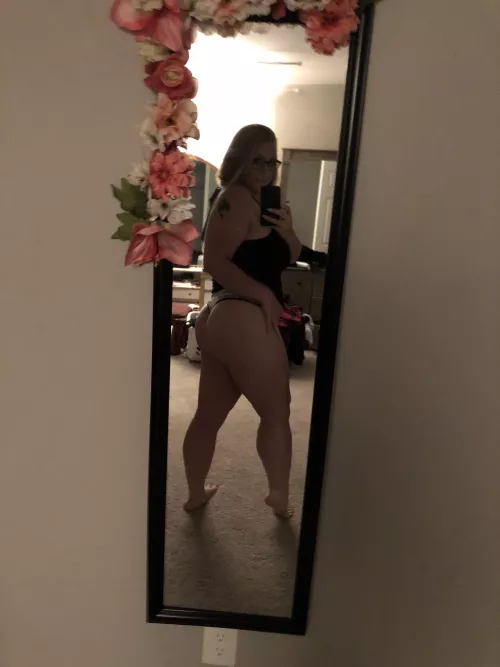 So thick 😜😜😜