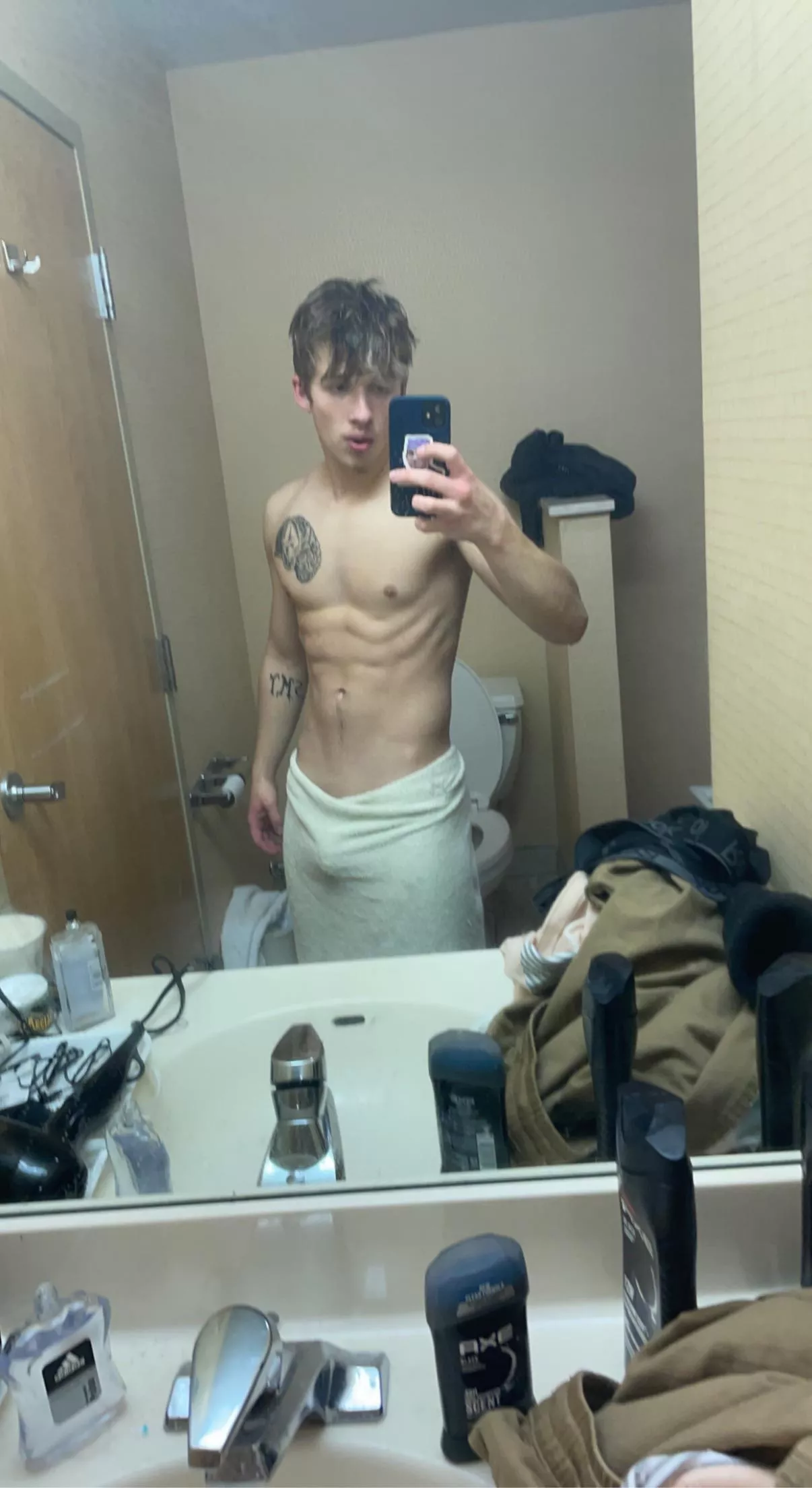 So wet after the shower damn.