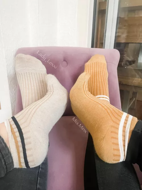 Sock twinning with my sister 🦶💗💗 [female]