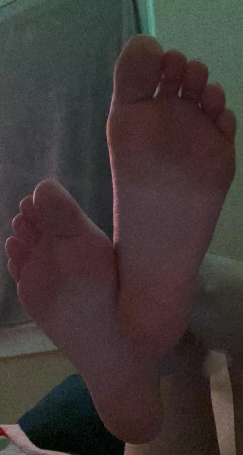 soft soles nβ cute toes