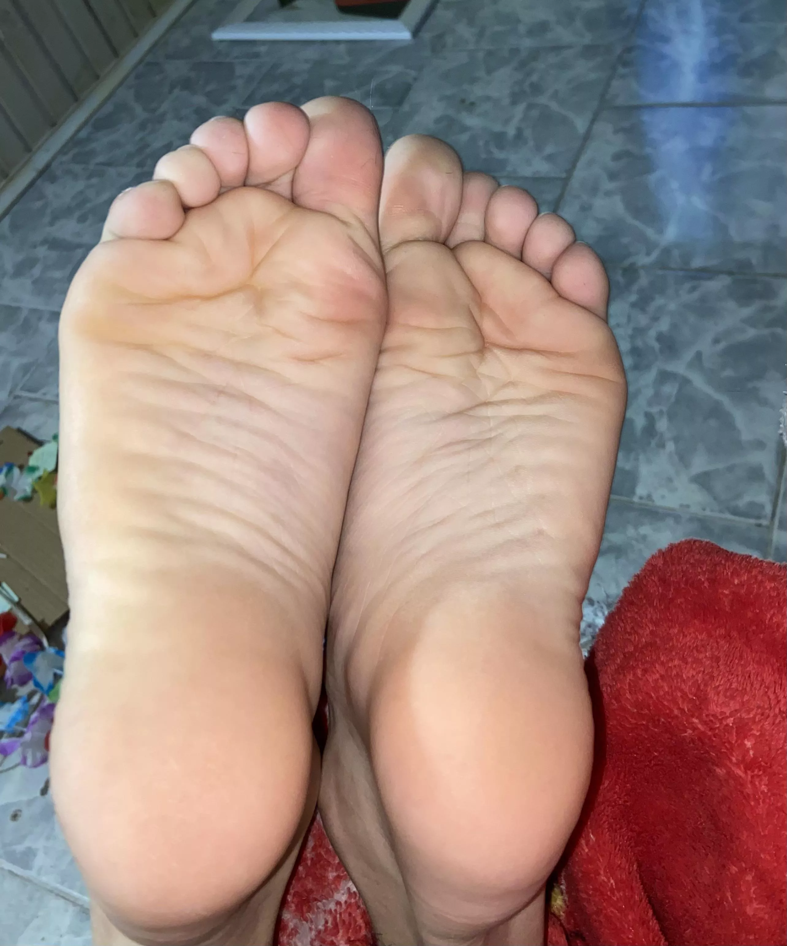 soft soles r better to fuck. but u may worship it fist ππ dms/pms r welcome soft soles r better to fuck. but u may worship it fist ππ dms/pms r welcome