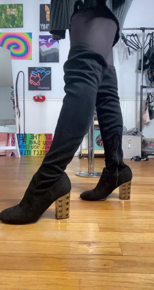 Soft suede thigh high boots for the win dontcha think?