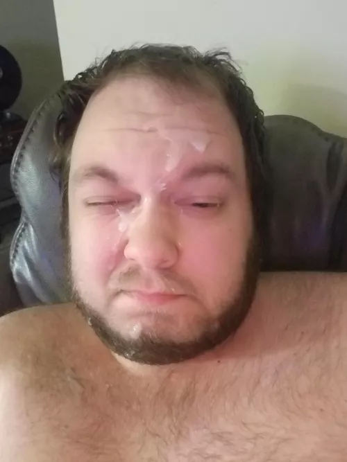 So.....I accidentally gave myself a facial so Merry Christmas 😂😂😂