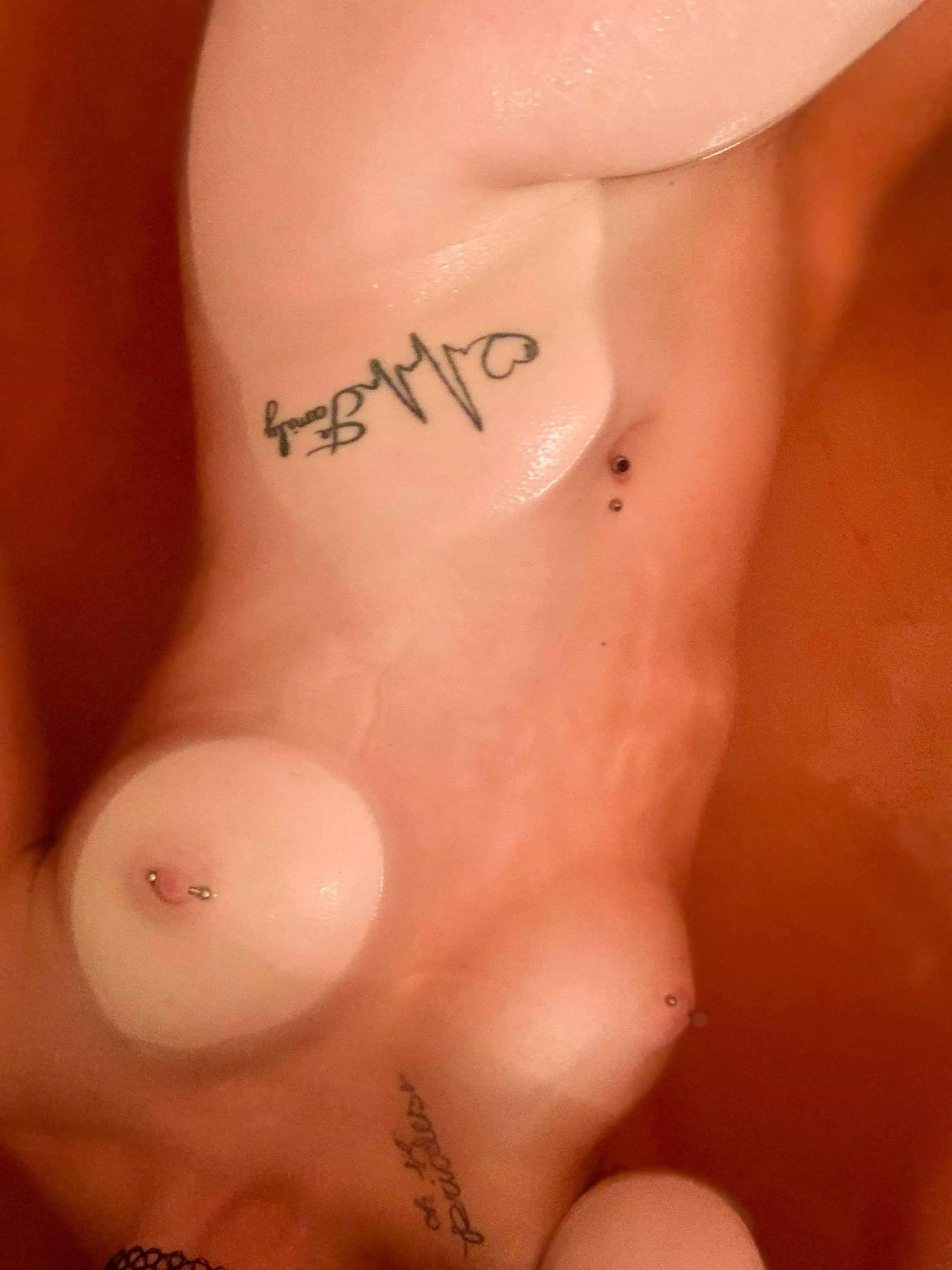 Some Bathbomb Titties! Some Bathbomb Titties!