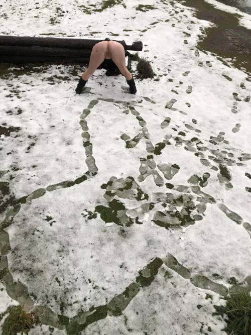 Some fun in the snow… she loves every cock of mine