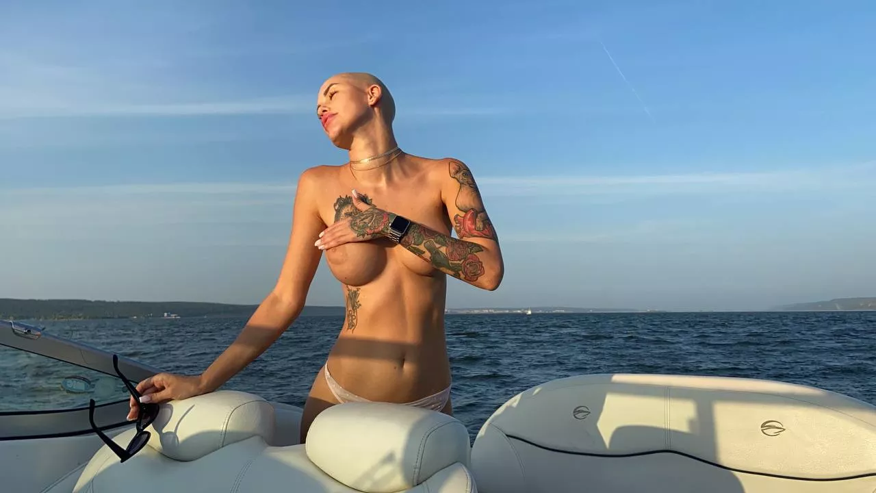 Some J cups to make your day a little better 🥰💋