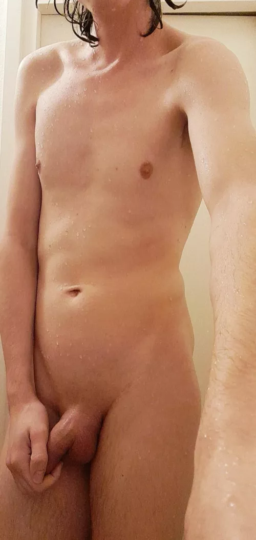 Some love for this twink? 👉👈
