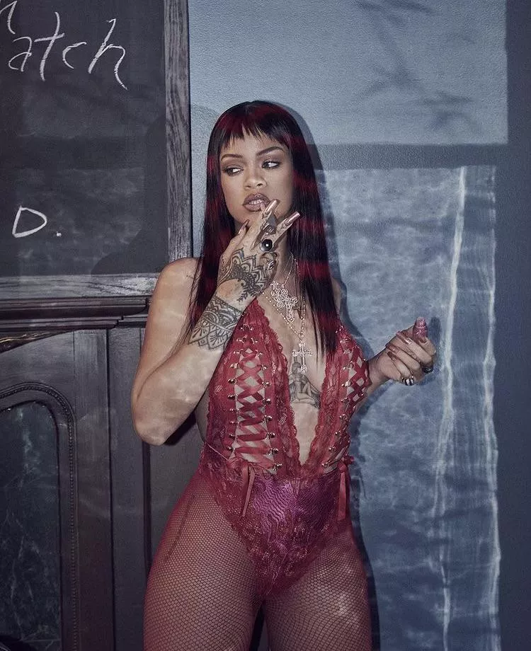 Somebody please play as Rihanna for me, I’ll be your obedient servant Somebody please play as Rihanna for me, I’ll be your obedient servant